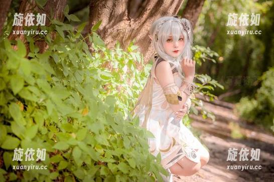 斩！赤红之瞳的迷人影像：Sayo Momo的艾斯德斯大人写真资源合集.txt